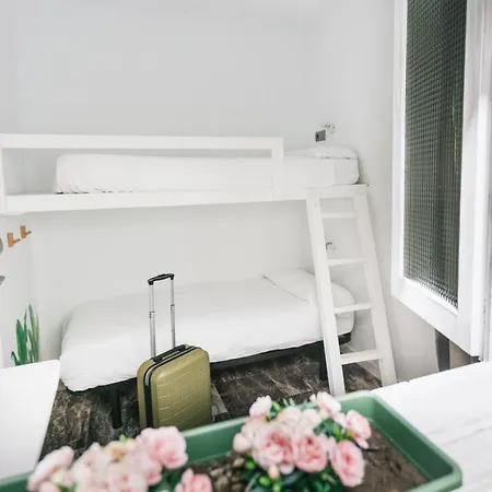 La Cocotera Boutique & Coworking Hostel